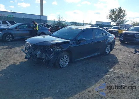 2025 Toyota Camry Le z USA, uszkodzony, nr VIN 4T1DAACK3SU160611
